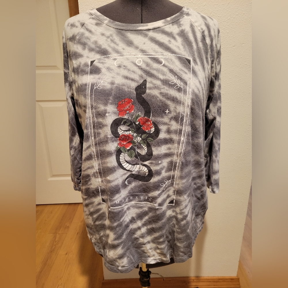 NFS SOLD ON OTHER PLATOFORM.  TORRID, Tarot style, Gray & White, Tye Die, size 1